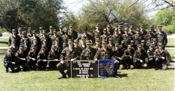 1995,LacklandAFB,Squadron 321, Flight 305