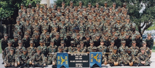 2002,LacklandAFB,Squadron 320, Flight 737-738
