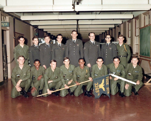 1966,Chanute AFB,3369th Student Squadron,Aircraft Avionics Instruments Class