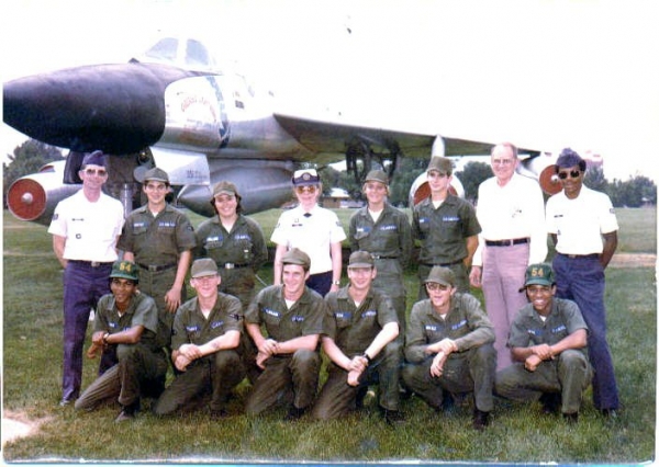 1977,Chanute AFB,Aircraft Maintenance Specialist School,AFSC 43131E