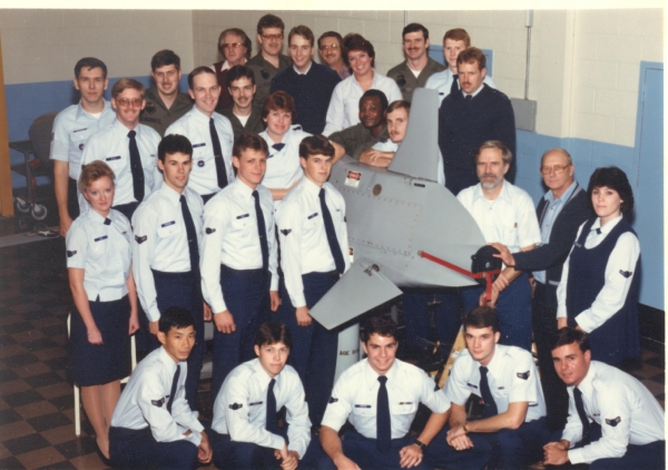 1986,Chanute AFB,Missile Systems Analyst Class 860606