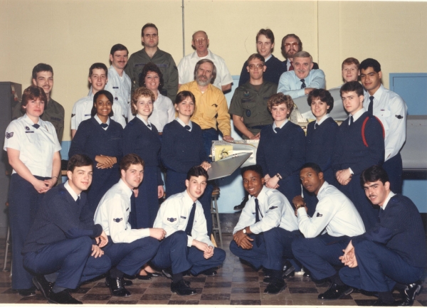 1986,Chanute AFB,Missile Systems Analyst Class 860919