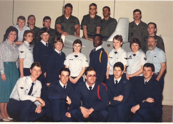 1986,Chanute AFB,Missile Systems Analyst Class 861027