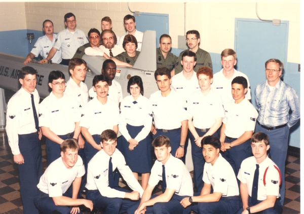 1986,Chanute AFB,Missile Systems Analyst Class 861119
