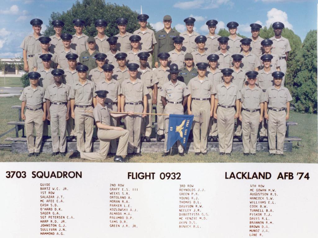 1974lackland_afb_squadron_3703_flight__20111126_1577966365.jpg