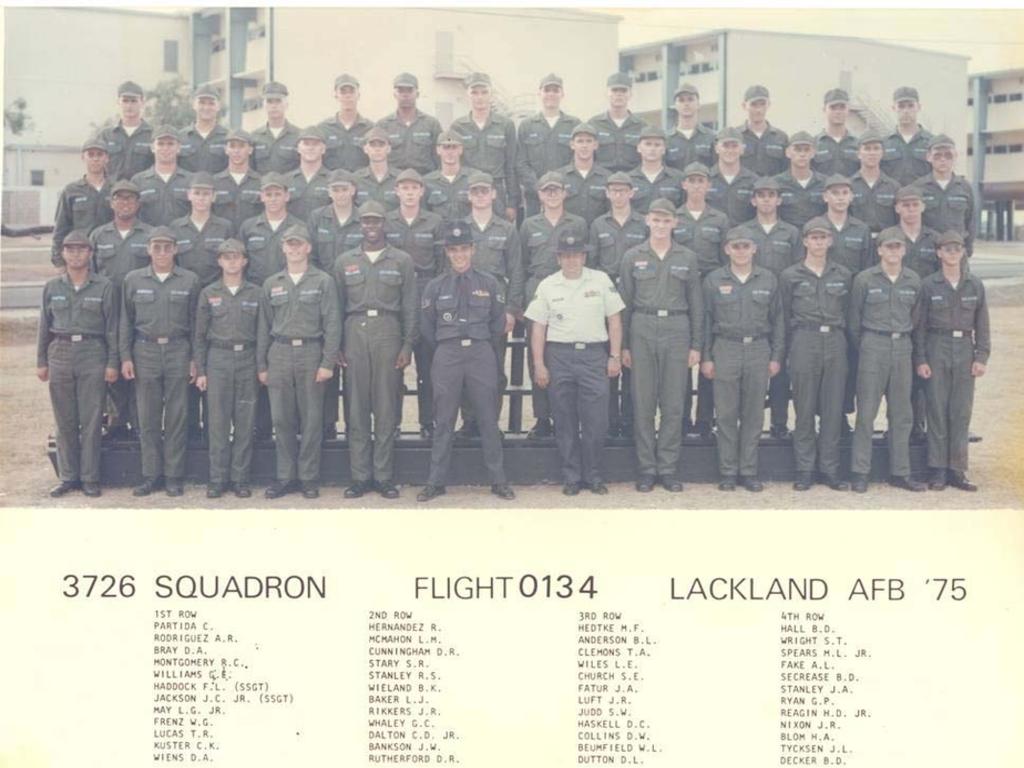 1975lackland_afb_squadron_3726_flight__20111126_1716081190.jpg