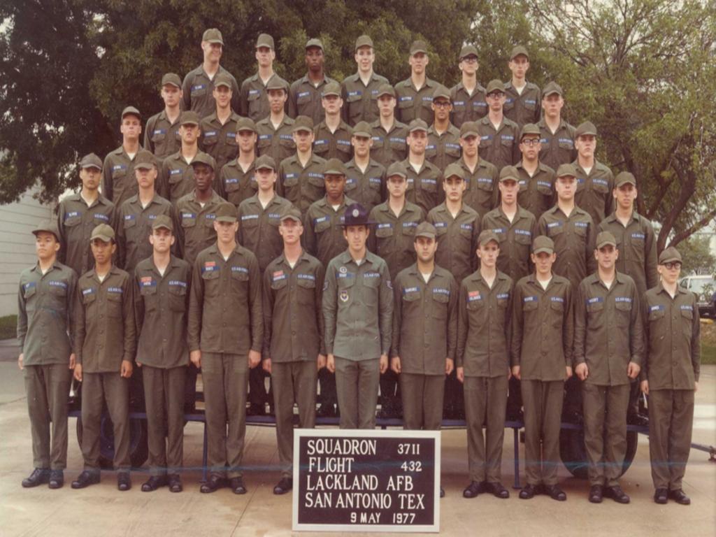 1977lackland_afb_squadron_3711_flight_20111126_1081886802.jpg