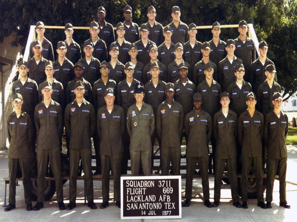 1977lackland_afb_squadron_3711_flight_20111126_1958954052.jpg