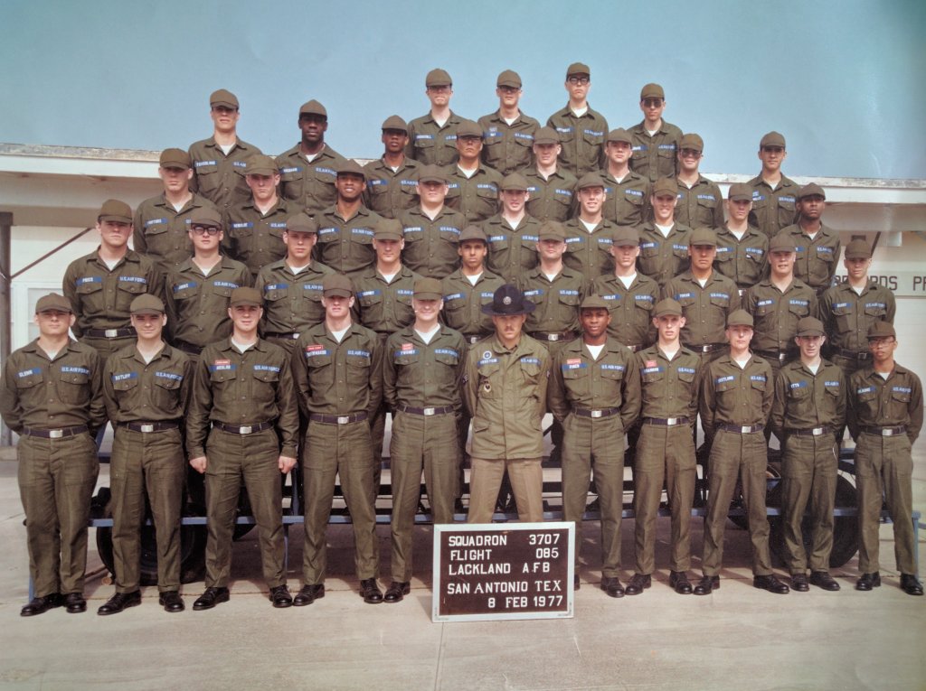 1977,Lackland AFB,Squadron 3707,Flight 085