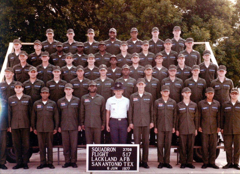 1977,Lackland AFB,Squadron 370,Flight 517